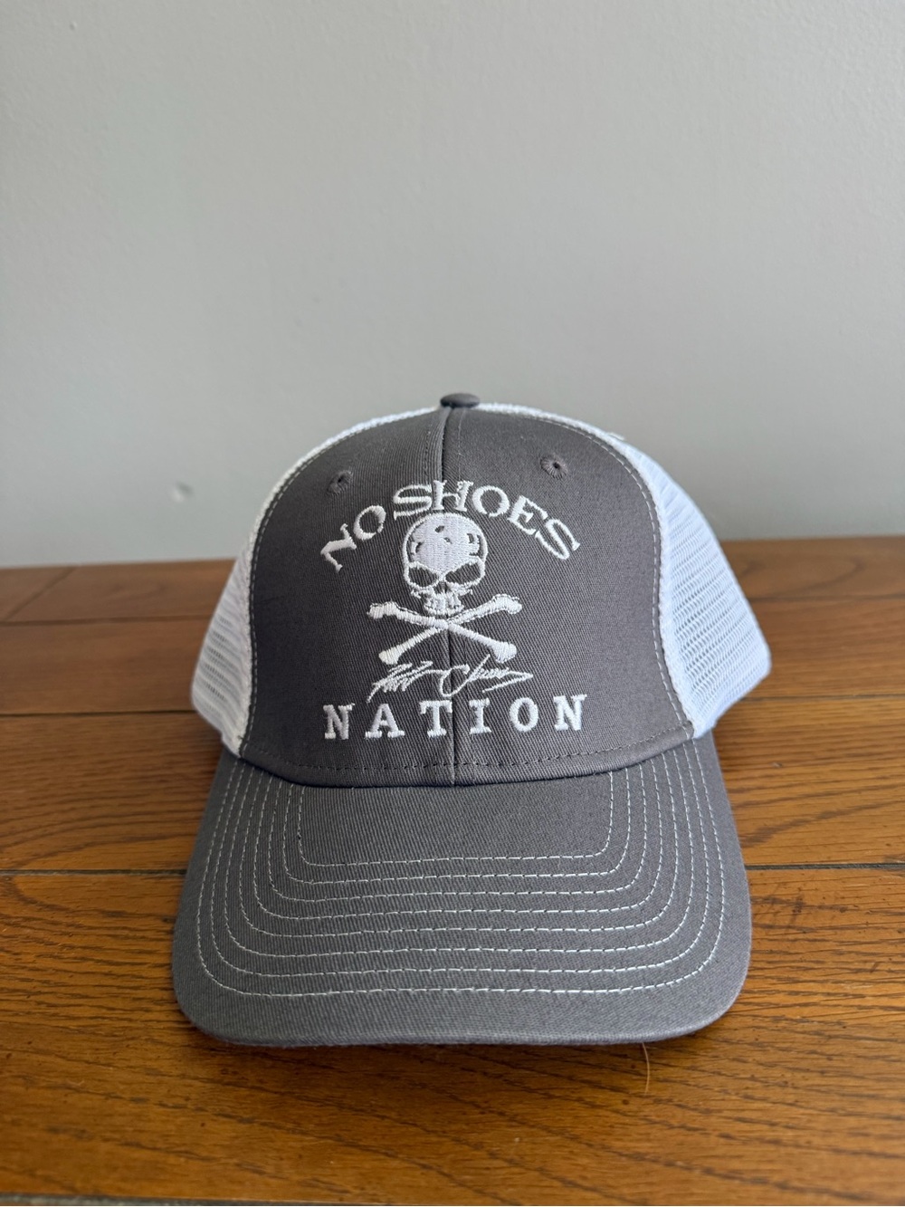 No Shoes Nation Skull Trucker Hat - Gray & White